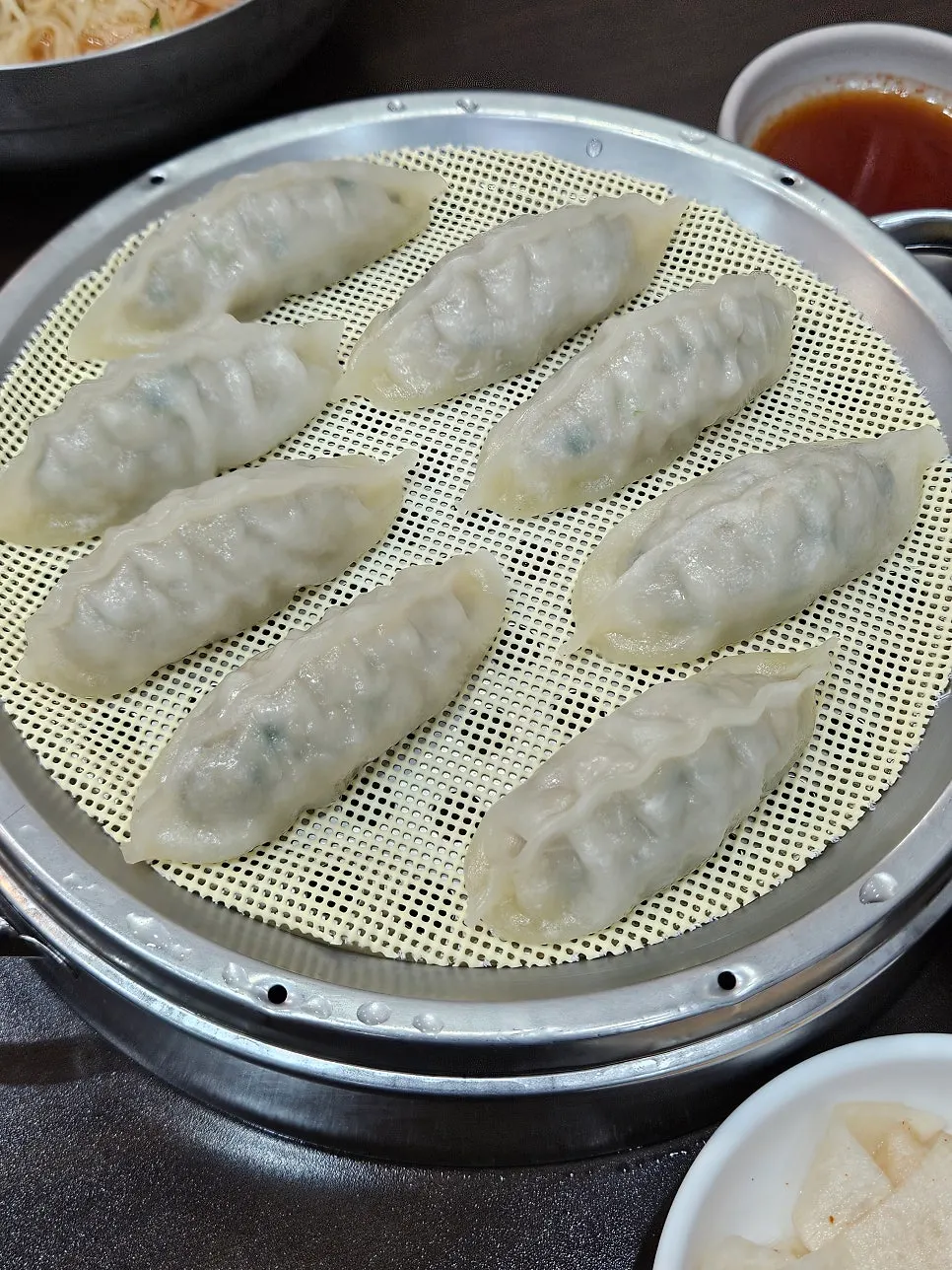 쫀득한 감자피 만두 한 접시