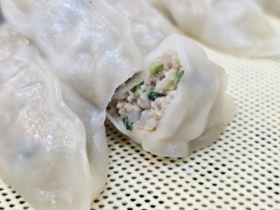 Cross-section showing the dumpling packed with filling