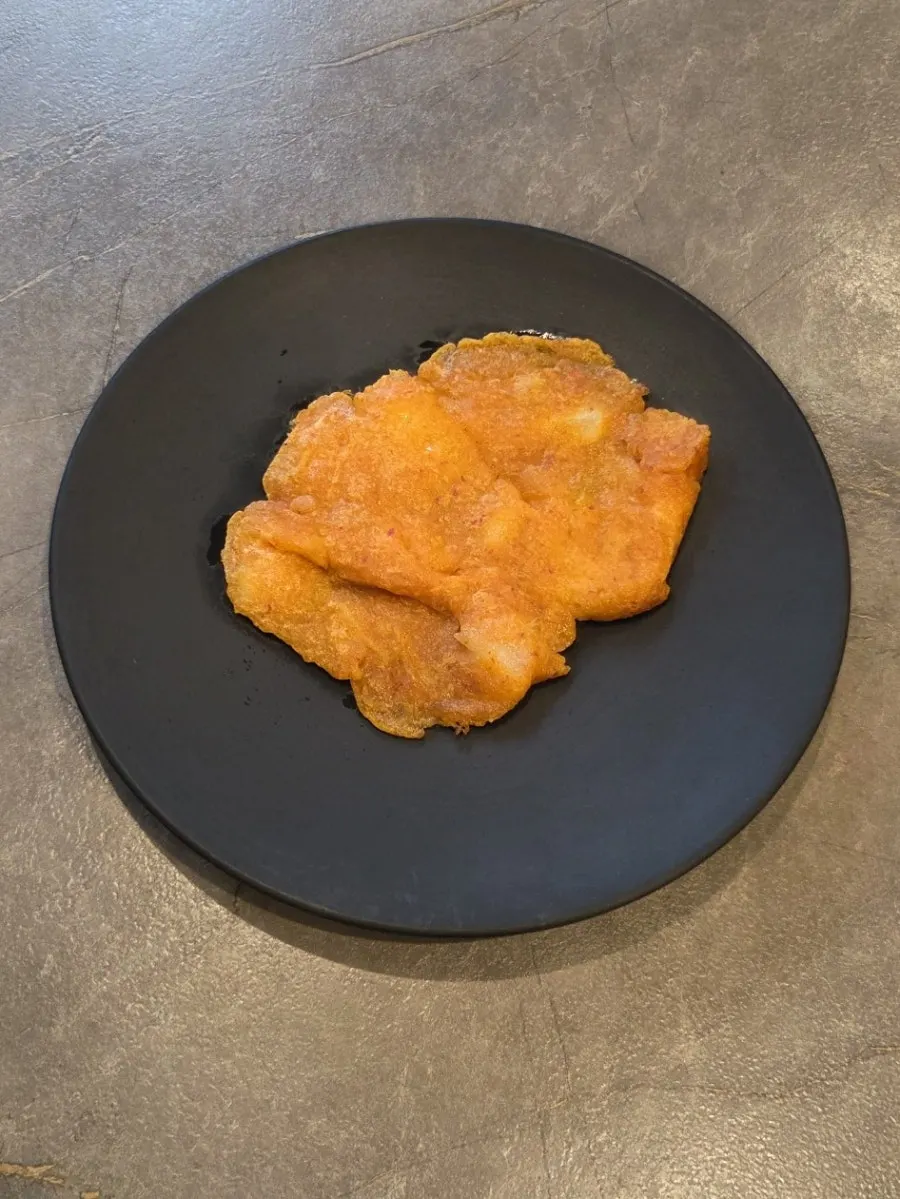 수육과 만두전골이 적힌 메뉴판