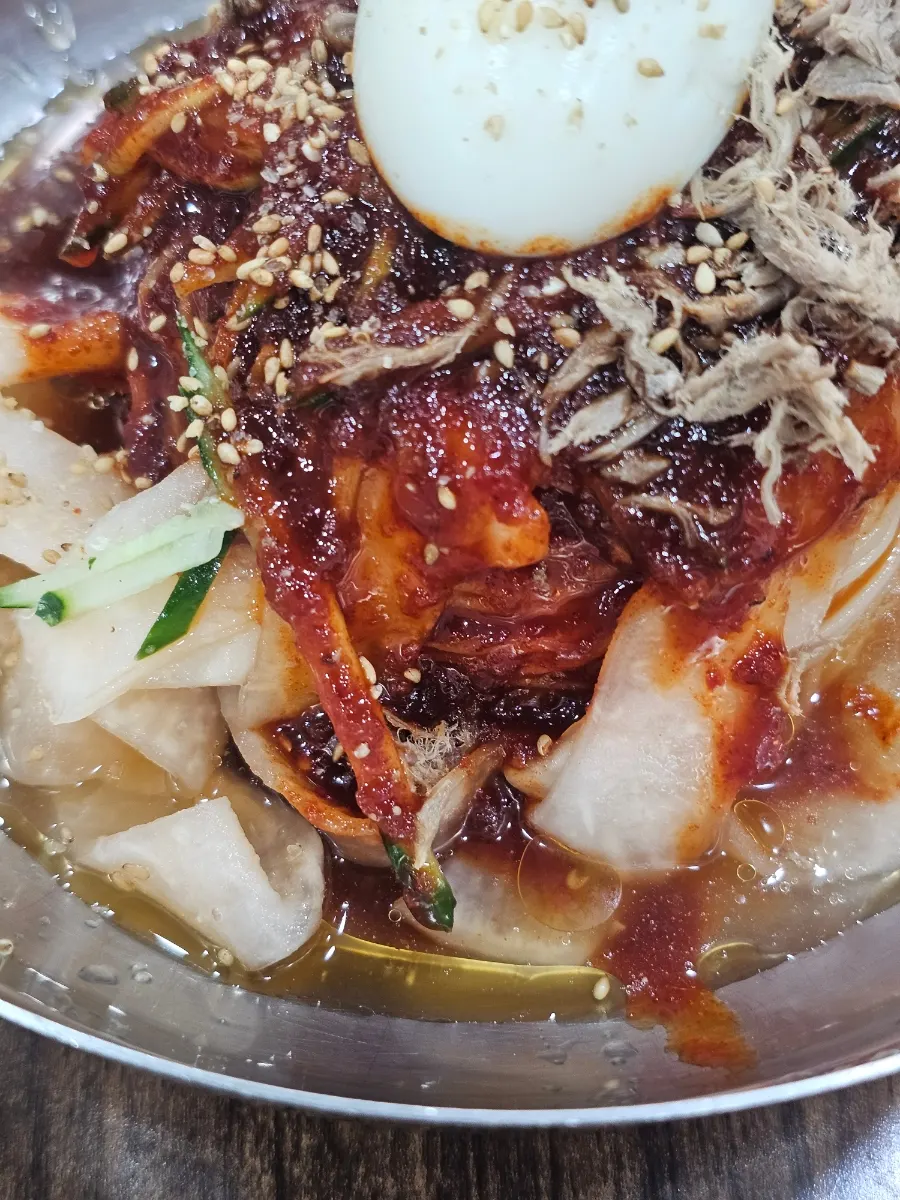 A bowl of bibim-milmyeon at Seomyeon Milmyeon