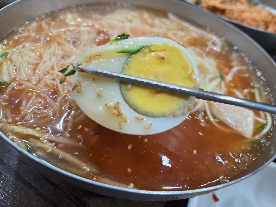 Close-up of mul-milmyeon in cold broth