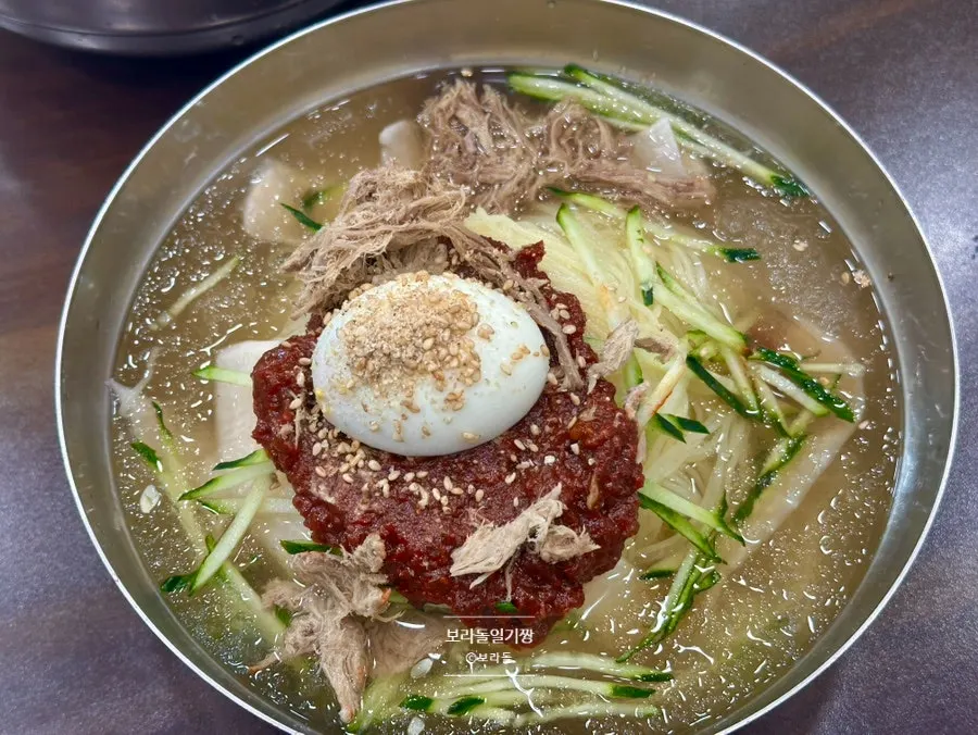 살얼음 동동 뜬 서면밀면 물밀면