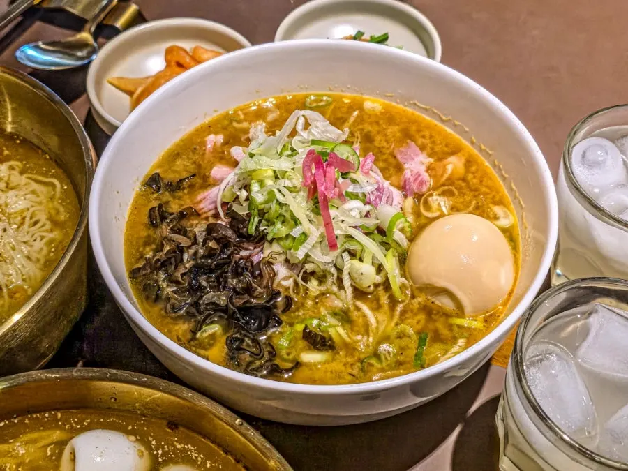 Sanbandeul miso pork gukbap