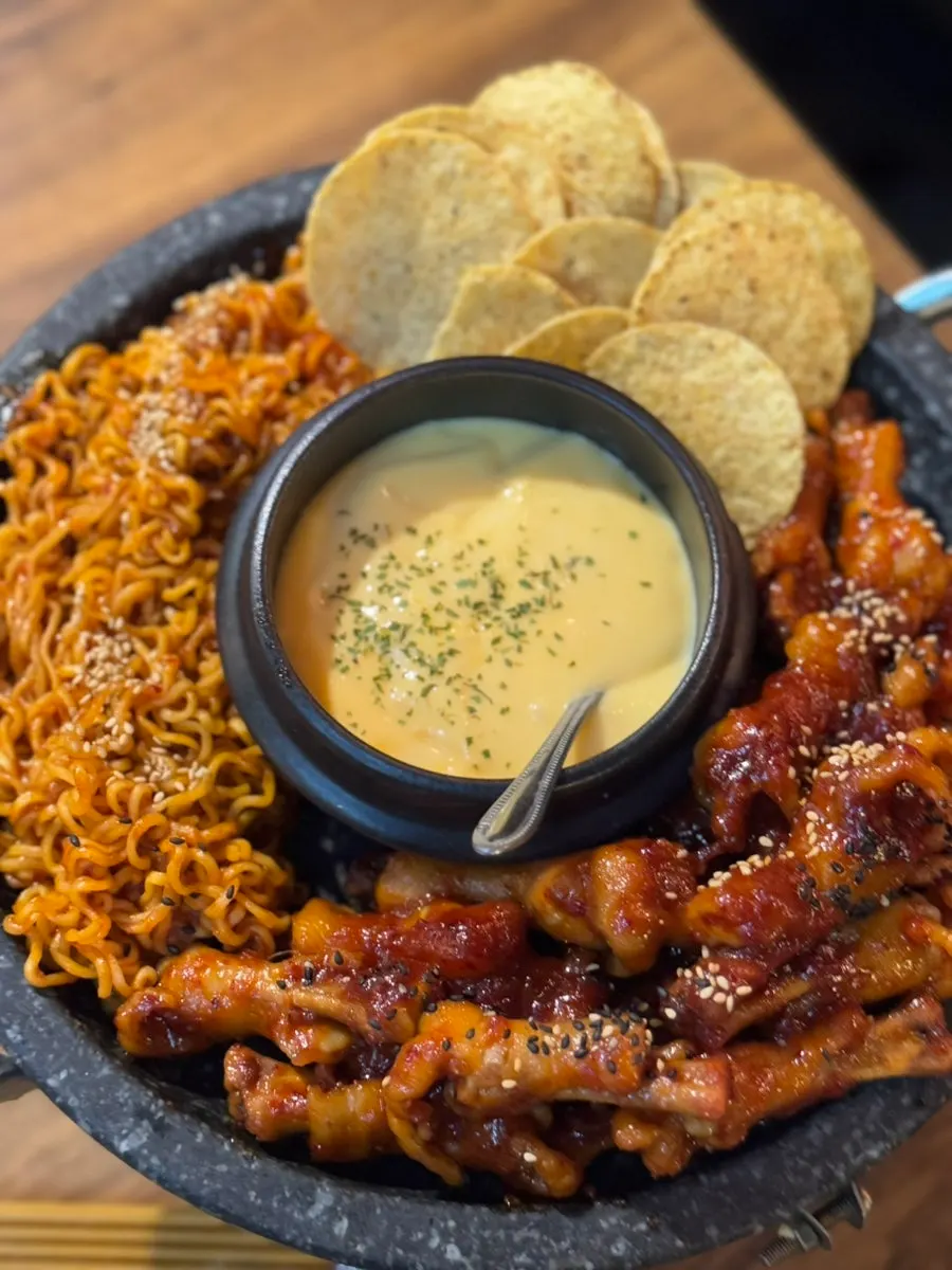 Mokhwa Silbi chicken feet set with a highball