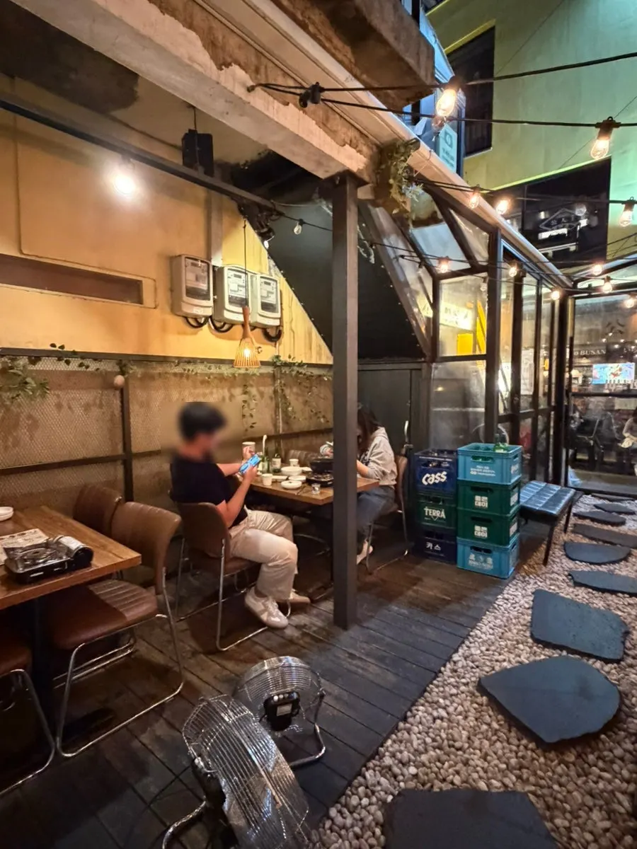 Mokhwa Silbi's interior under soft lighting