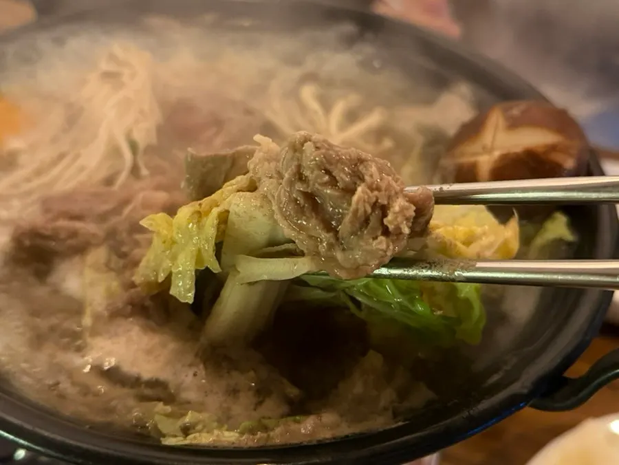 The mille-feuille nabe pot starting to boil