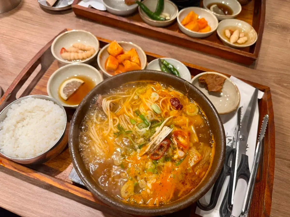 Spicy Gang Galbitang with red broth