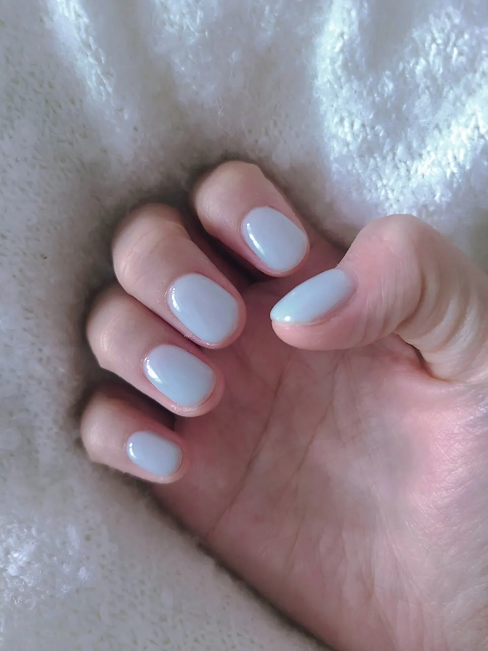 Close-up of the finished mint nails