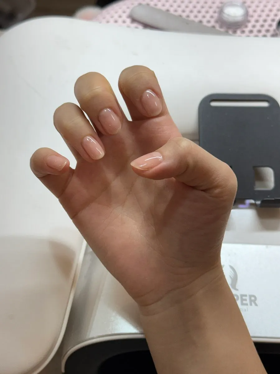 Choosing the most flattering color during the color test