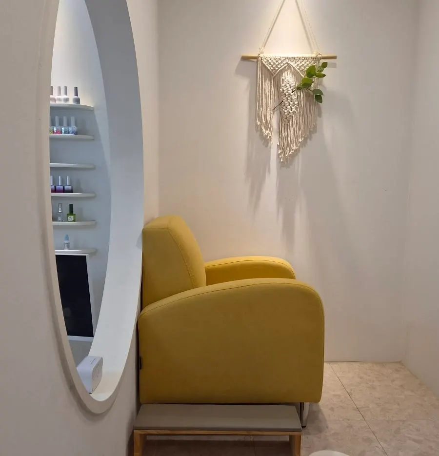 The cozy lash treatment bed at Jsu Beauty