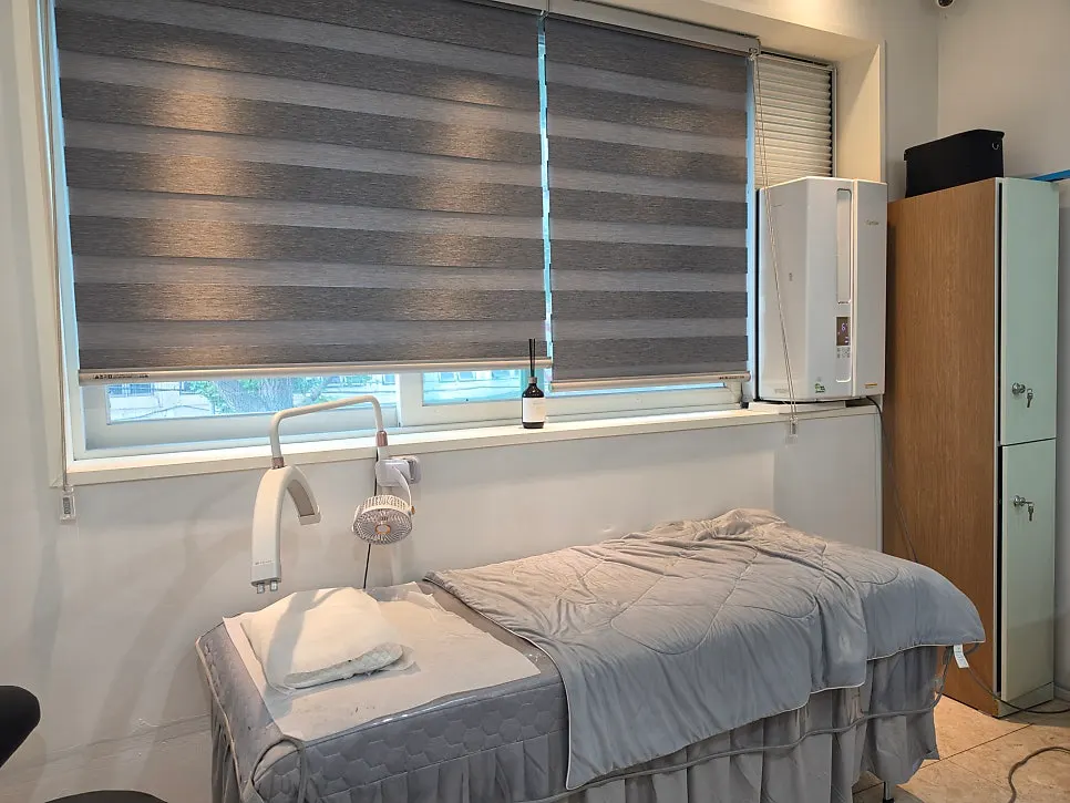 Neatly arranged beauty salon space