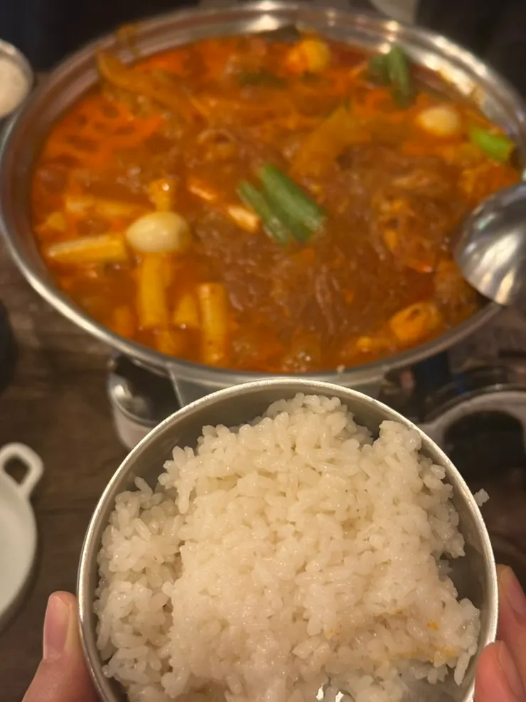 Long rice cakes inside the dakdoritang