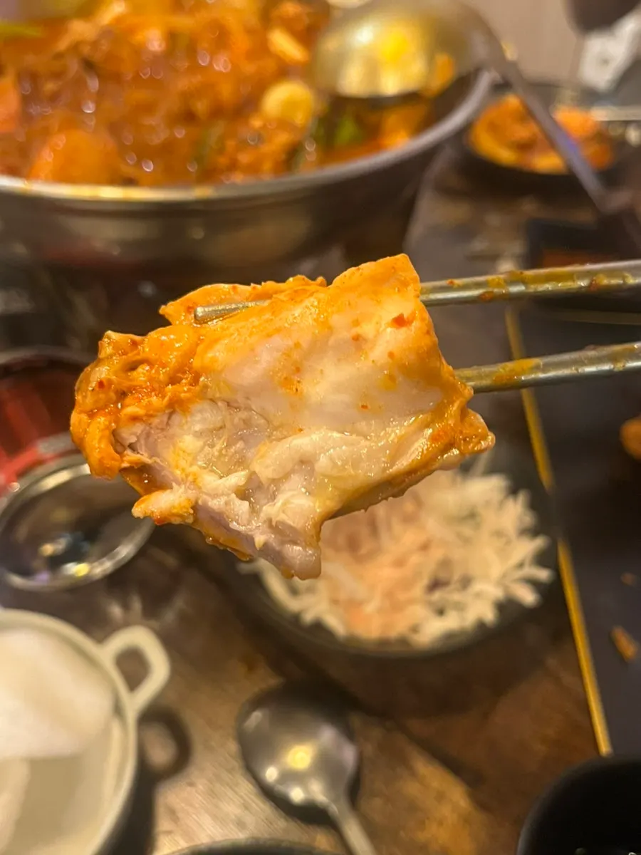 Tender chicken meat in the dakdoritang