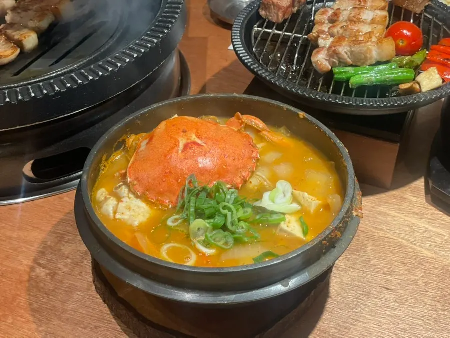 Meal with whole pork belly and stew