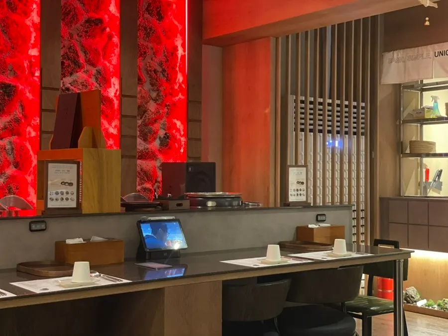 Clean barbecue restaurant atmosphere at Anmin Busan