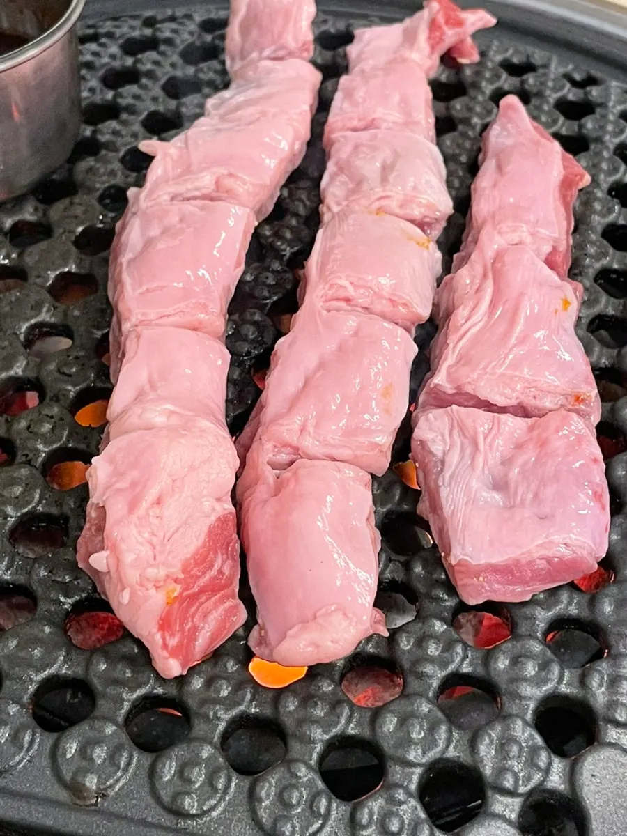 Basic side dishes and the grill on the table