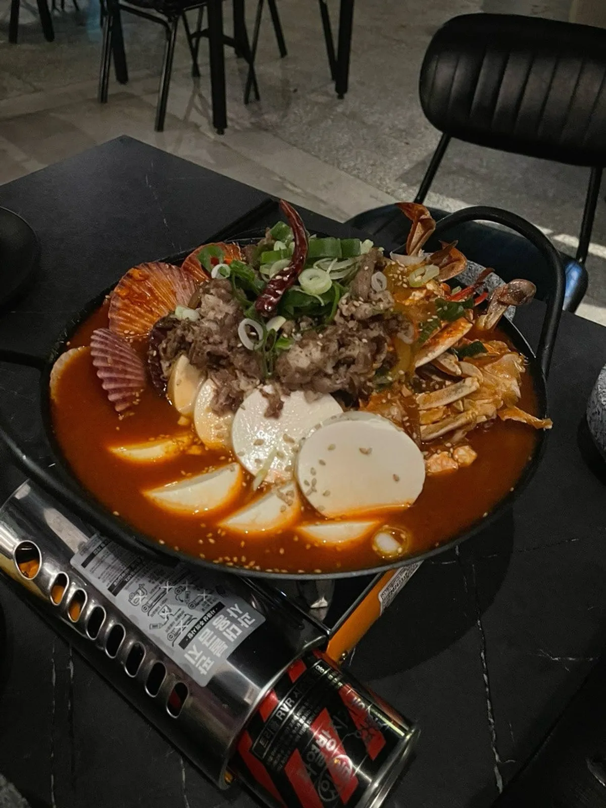 A pot of beef brisket seafood stew at Yuumangju Seomyeon Branch