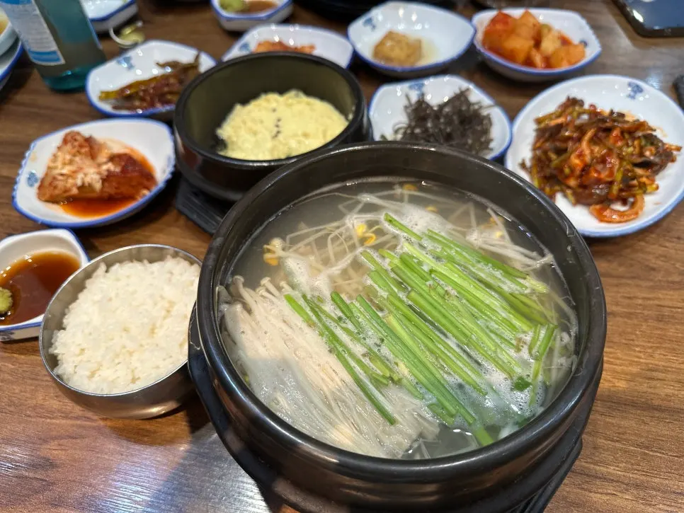 Busan Bokjip fresh cham-bok clear soup signature photo