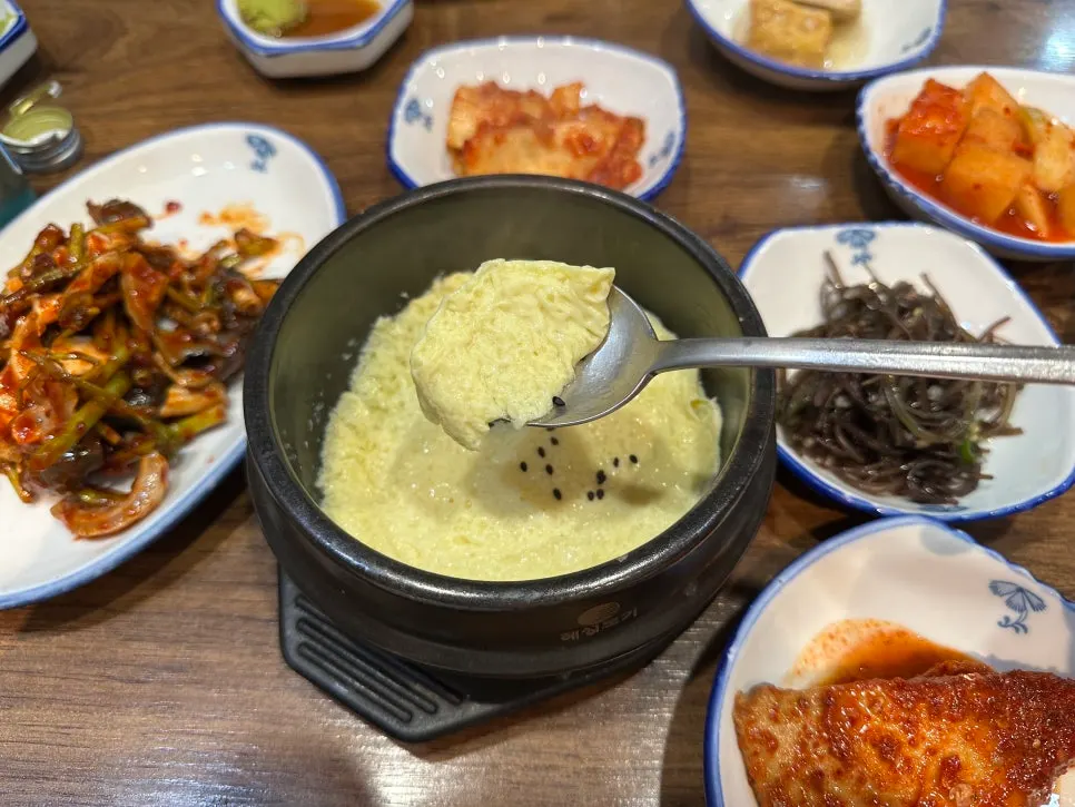 A plate of pufferfish dishes at Busan Bokjip