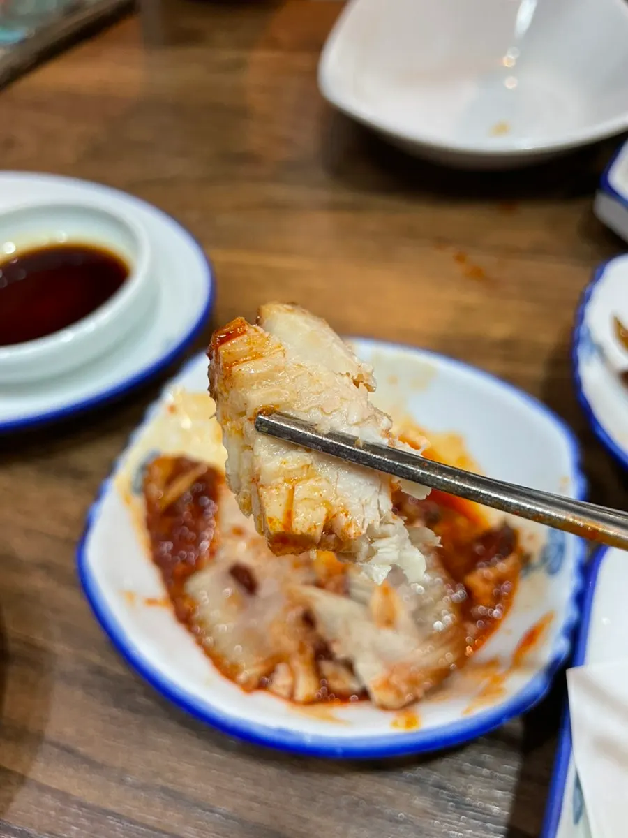 Gỏi rong biển kkosiraegi và gỏi cá đuối