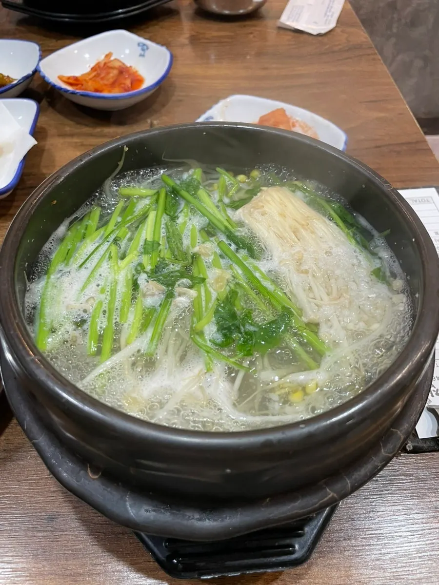 Canh chambok tự nhiên với cần nước và giá đỗ
