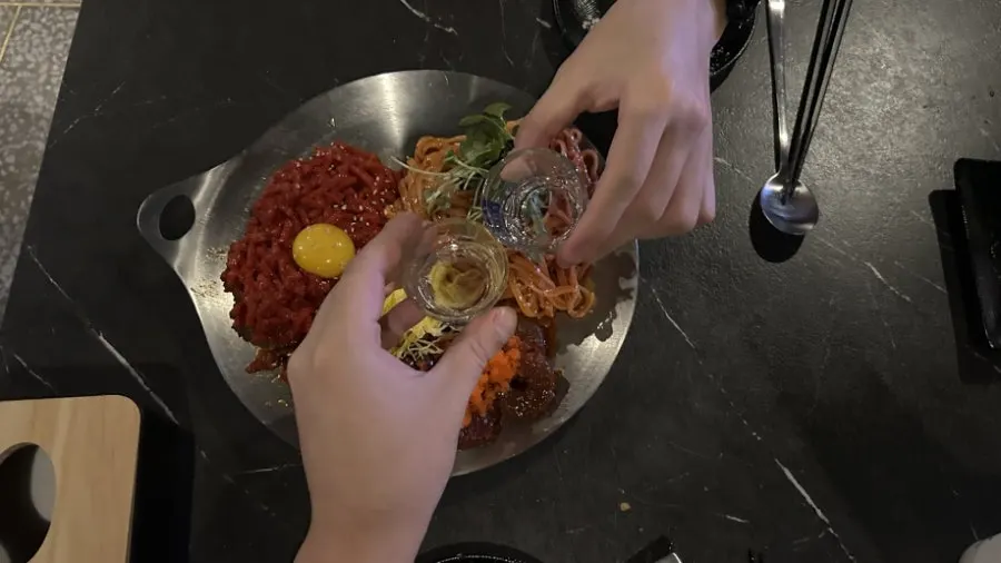 유망주 서면점 육회와 새우장 칼비빔 안주