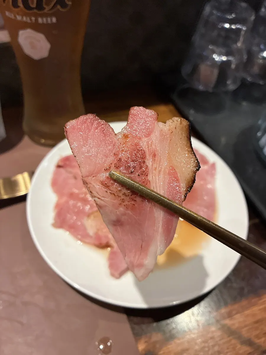 Small-sized charcoal-grilled suyuk that came with the set