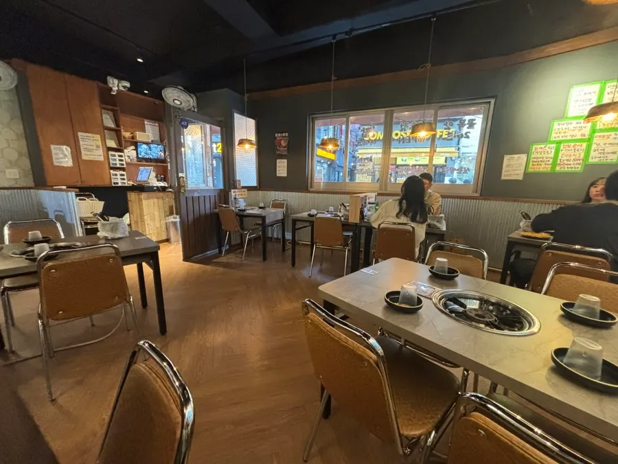 신촌양푼이갈비찜 별관 내부 전경
