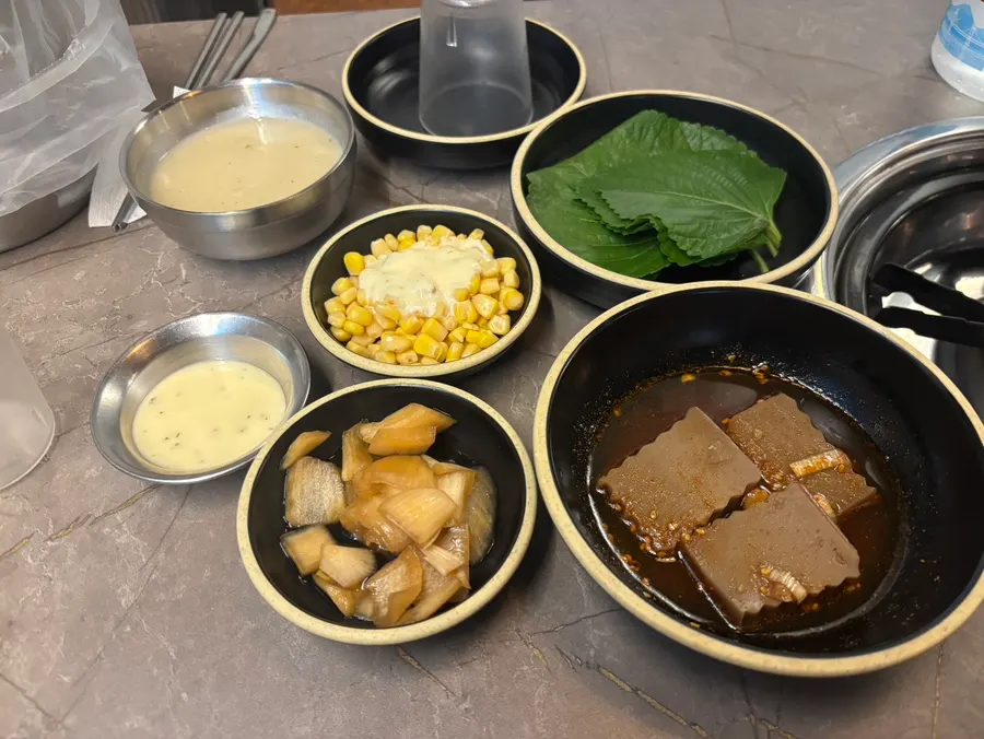 갈비찜 주문 전 테이블 기본 상차림