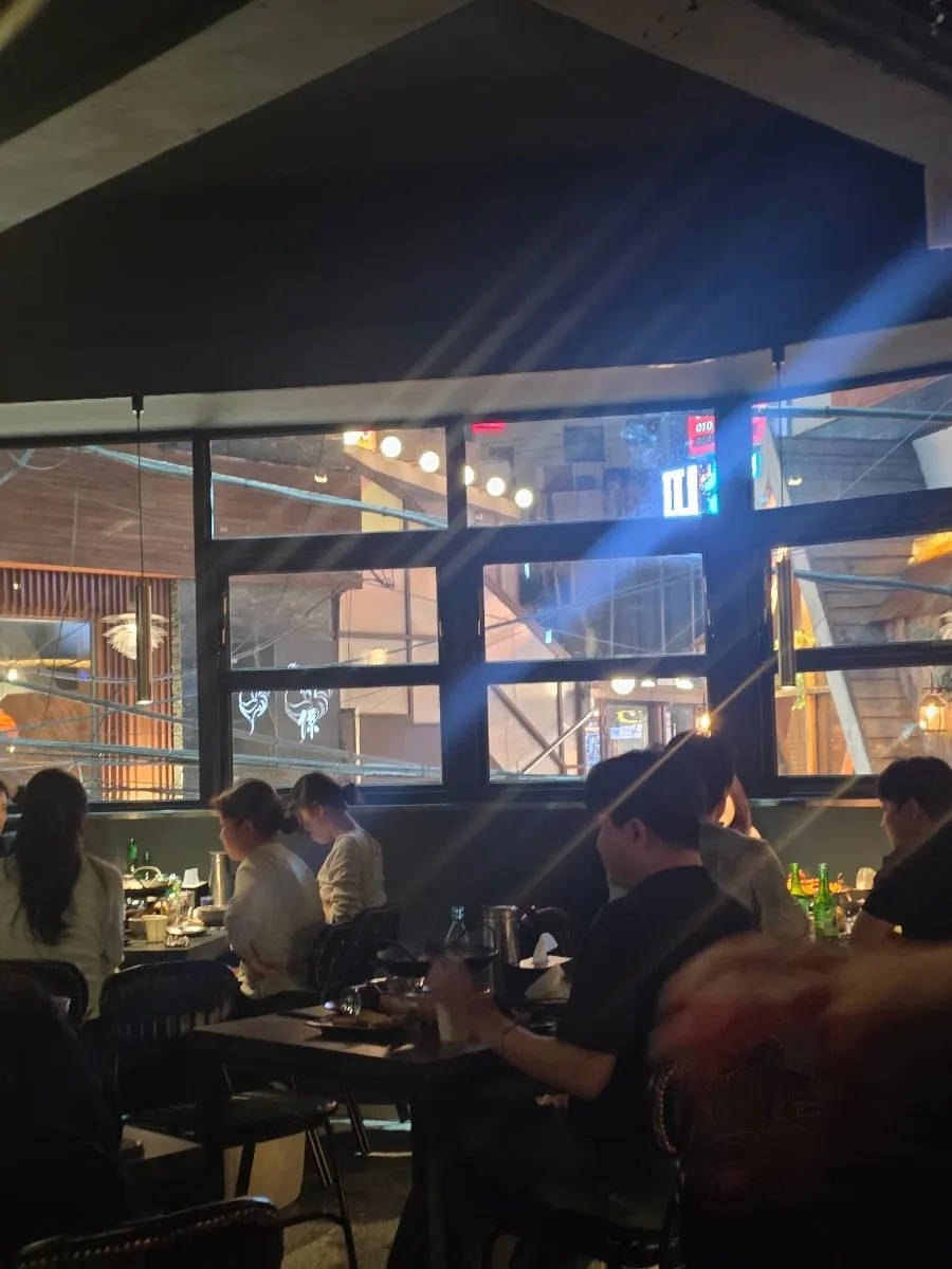 Modern atmosphere at the newly opened Yuumangju Seomyeon Branch