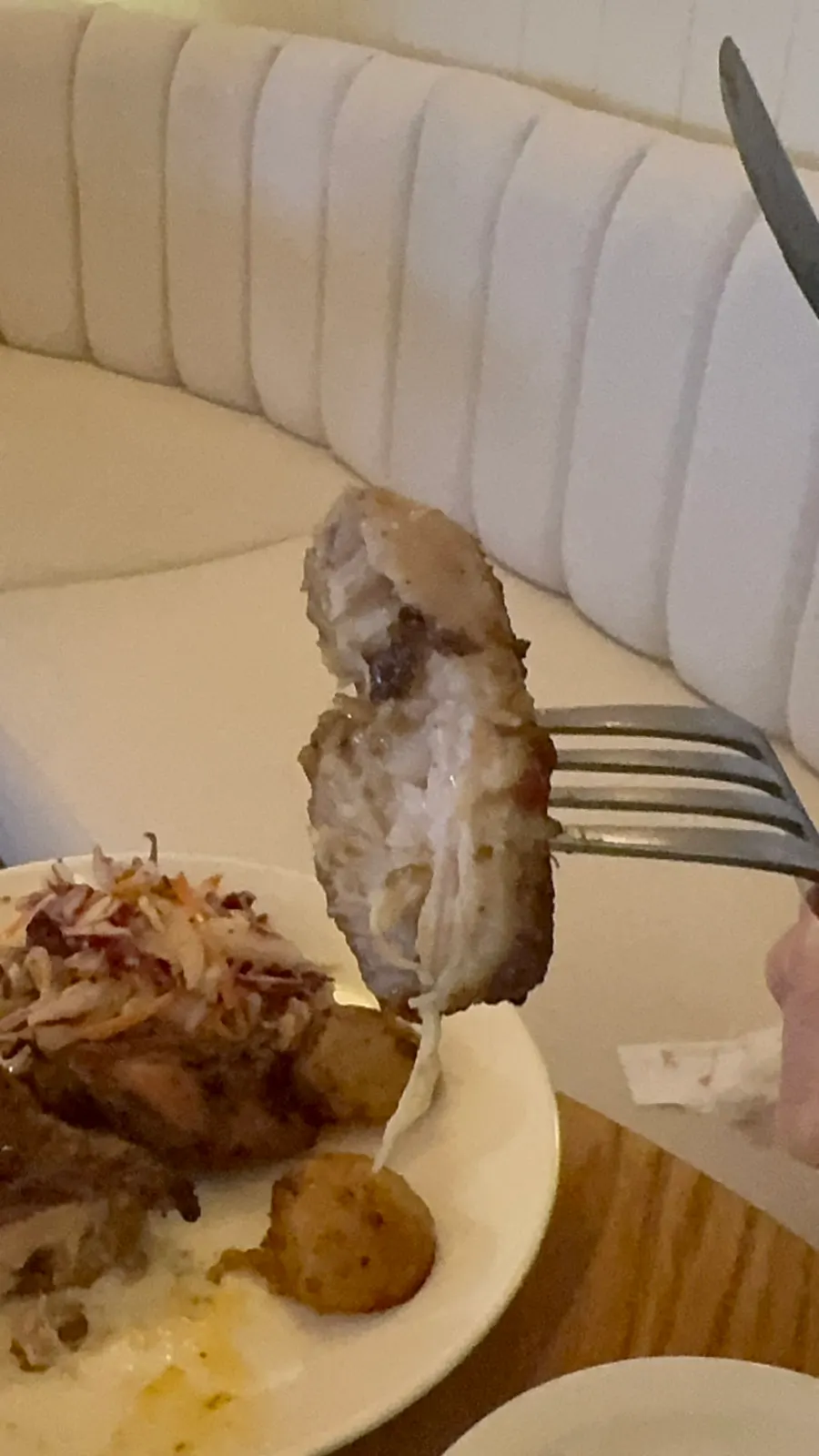 거의 비워진 식사 접시