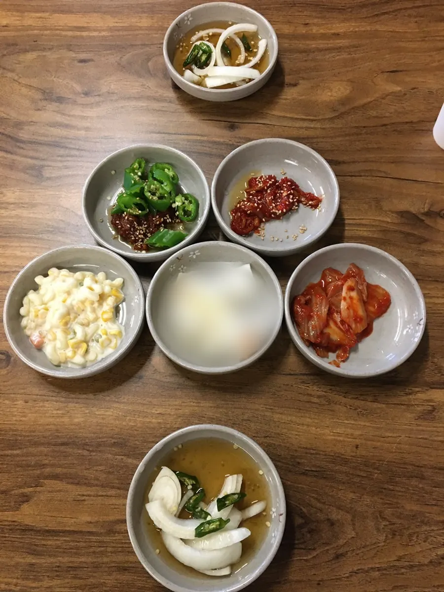 태풍곱창 기본 밑반찬 한 상