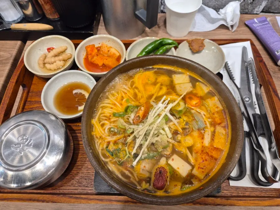 중면을 더한 얼큰갈비탕