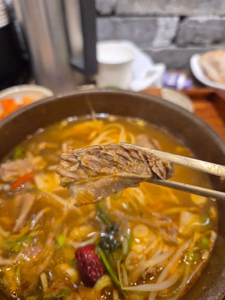 부드러운 갈비가 들어간 갈비탕