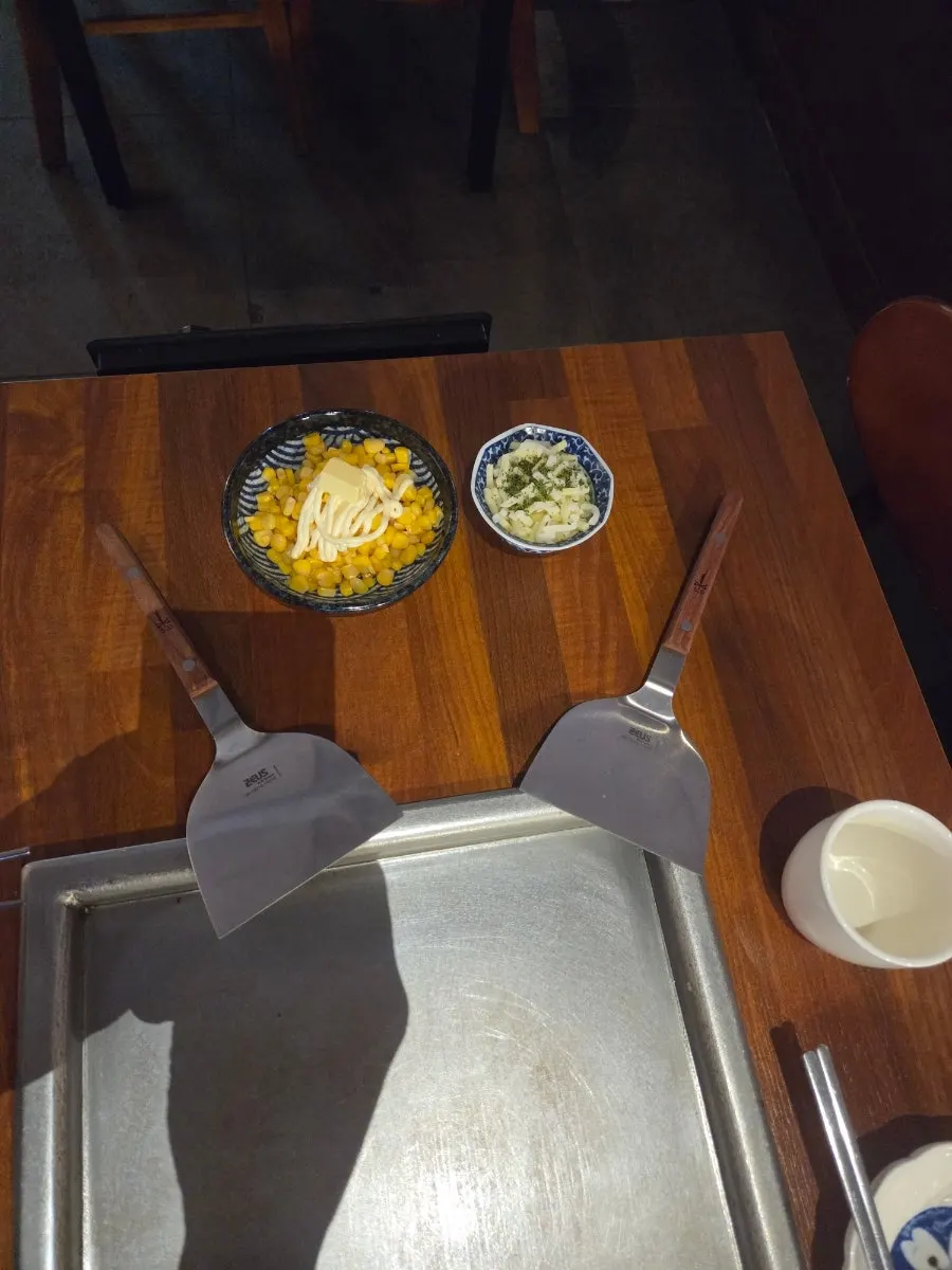 서면 술집 철판은 핑계고 홀 전경