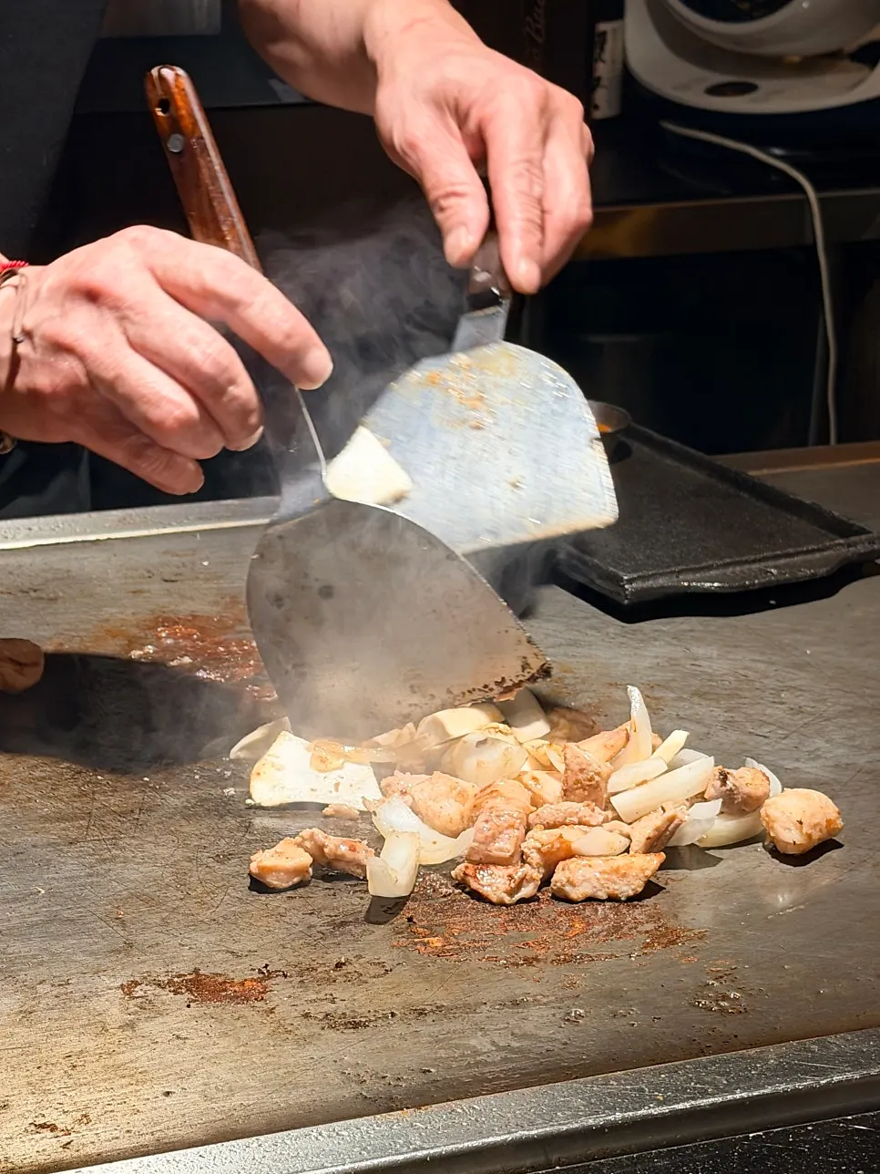 Teppanyaki dining space introduced as a date spot