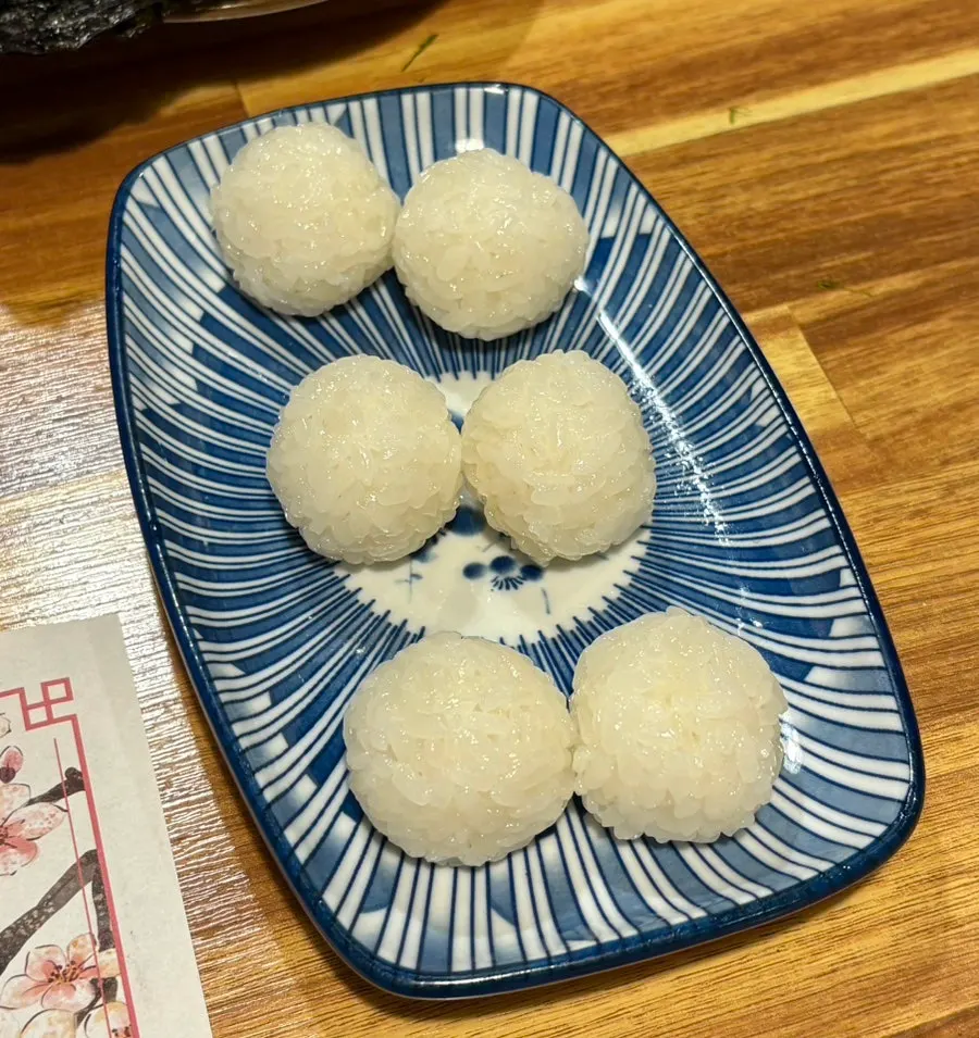 여러 조합으로 즐긴 참치 뱃살 접시
