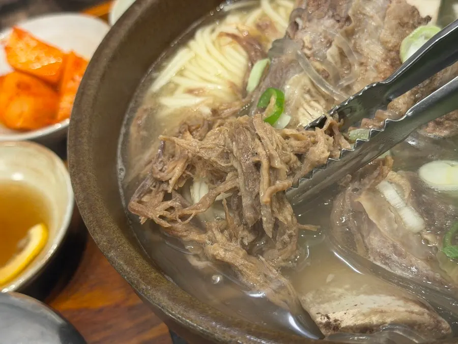 건져 올린 갈비 살