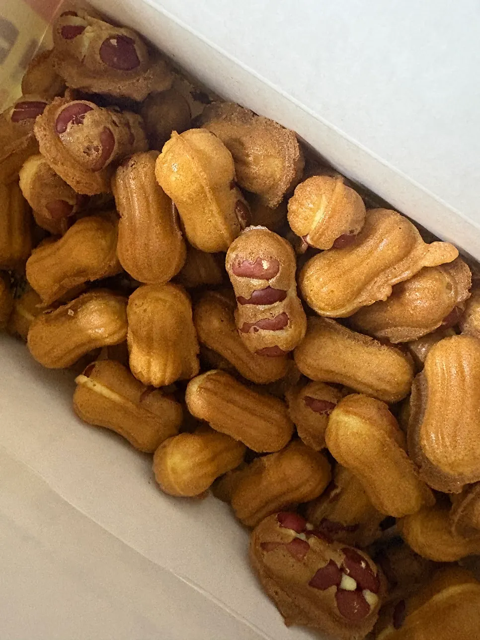 Set of 80 bite-size peanut breads
