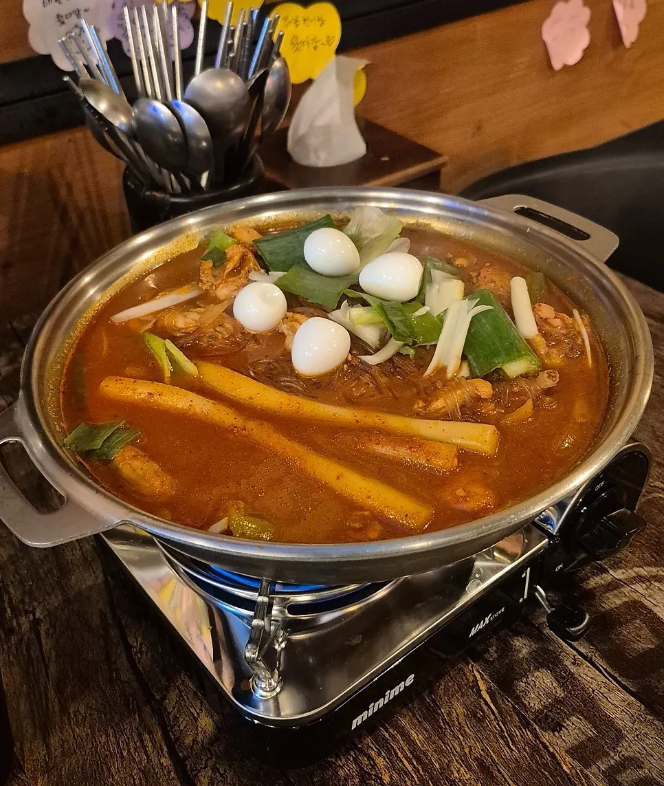 Fried gizzards and dakdoritang set together on the table