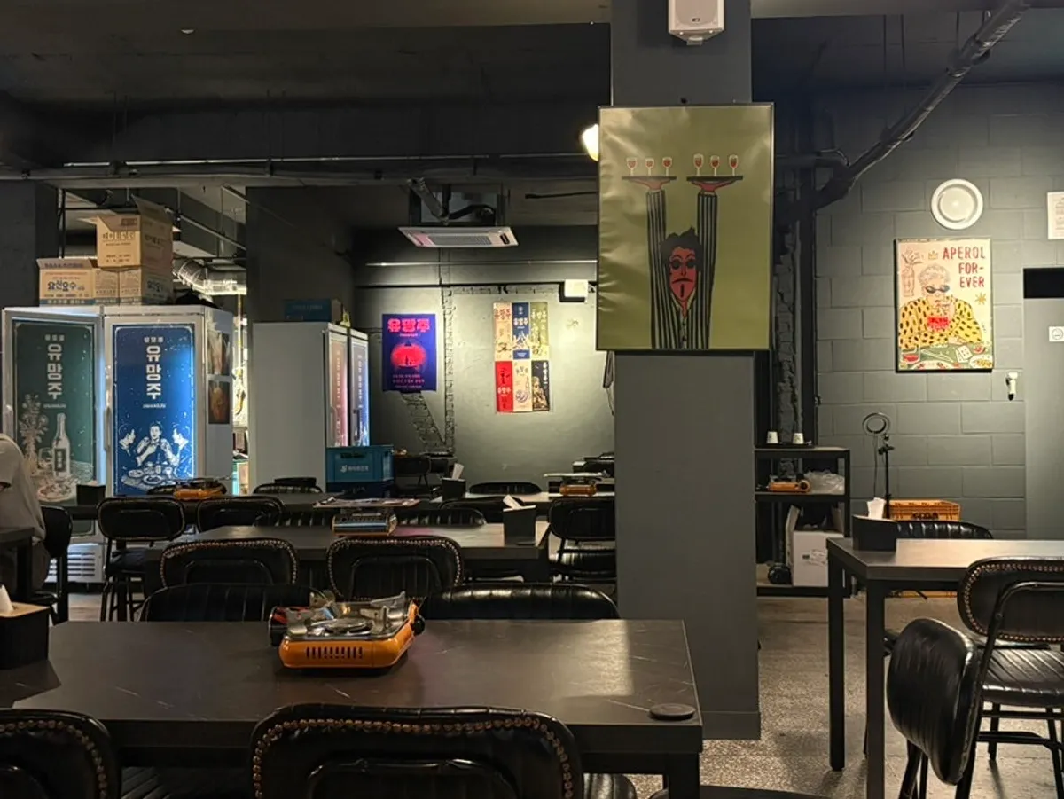 Retro yet clean interior at Yuumangju