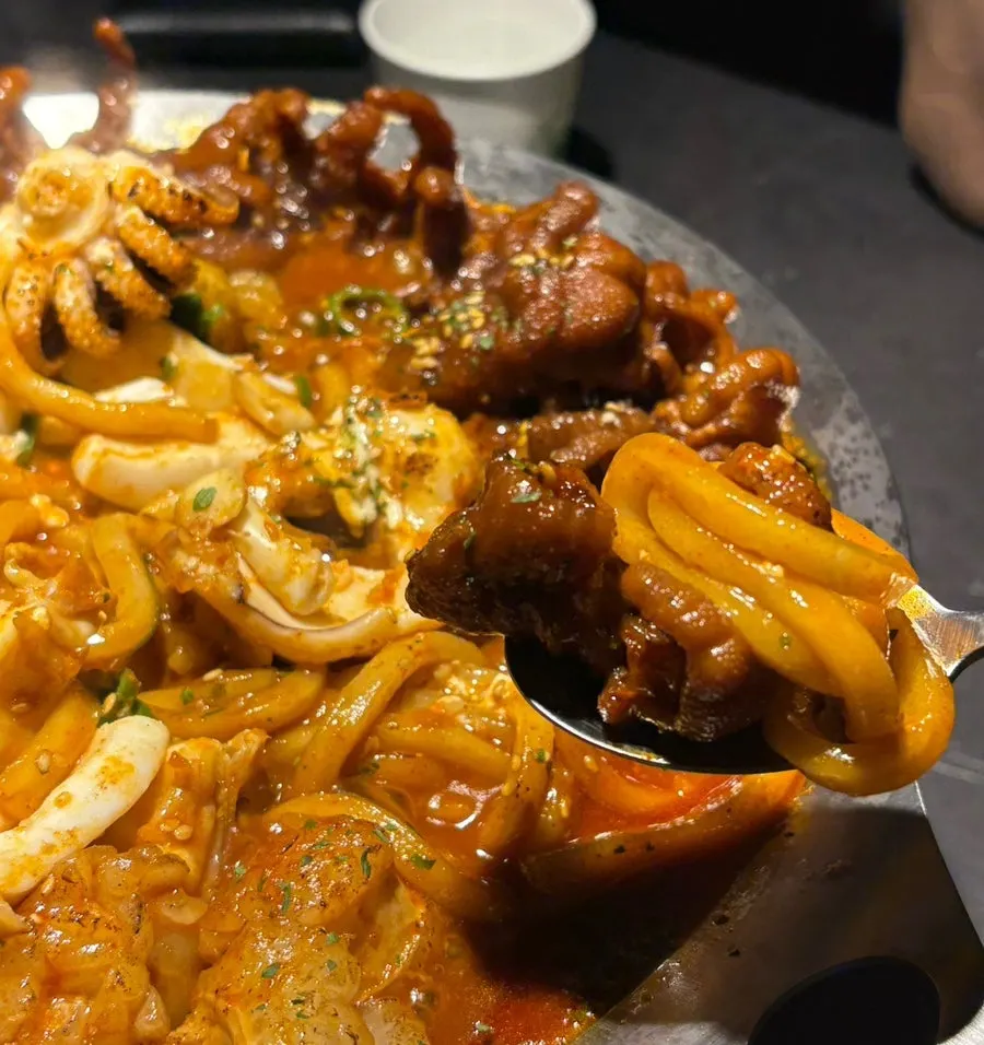 Odaebal with udon noodles