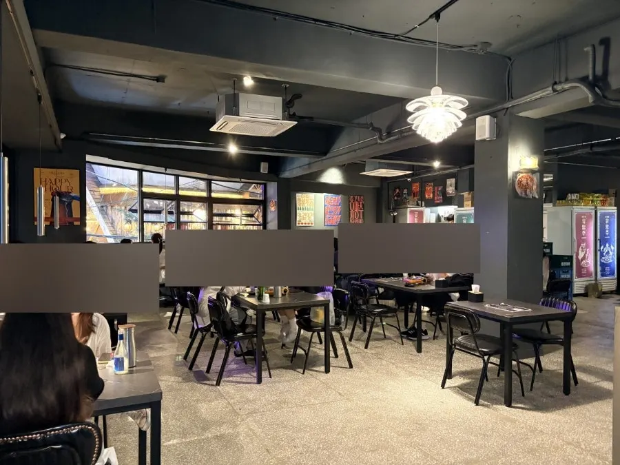 Black-and-gray toned interior of Yuumangju Seomyeon Branch