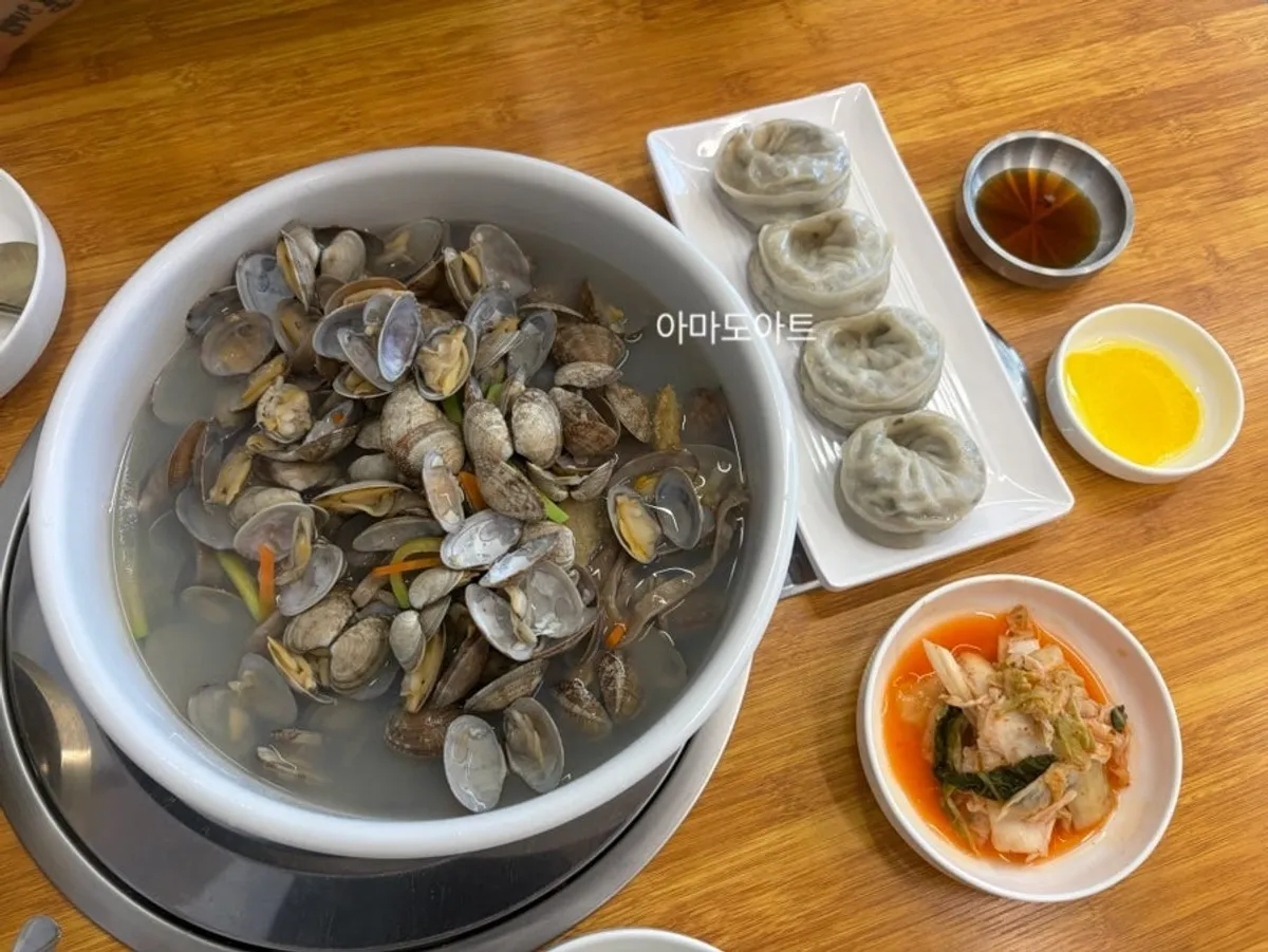 선바위메밀장터 메밀바지락칼국수와 능이 왕макду 한 상