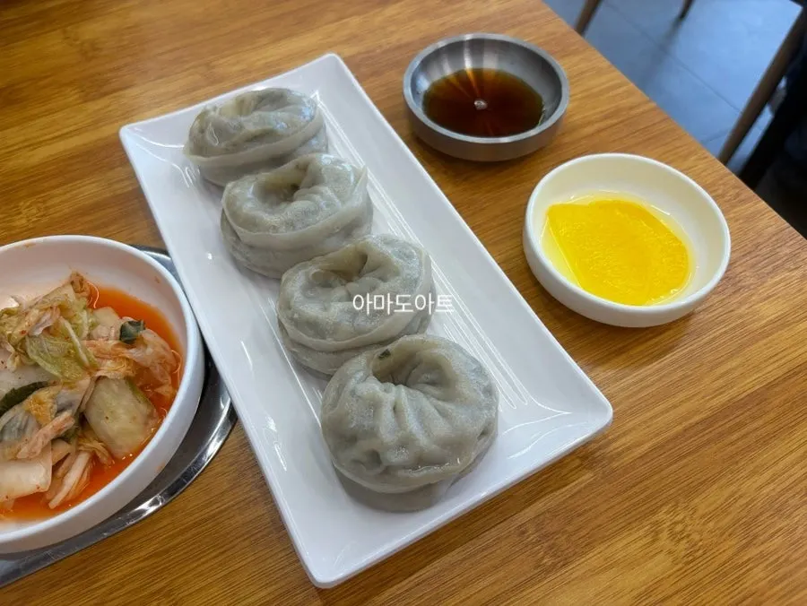 고추양념 다데기를 푼 칼국수 국물
