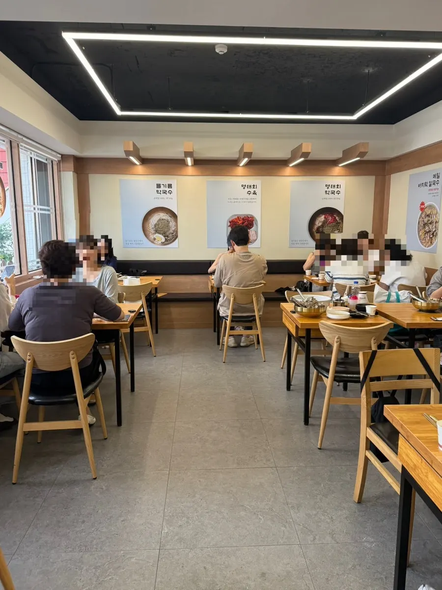 Seating inside Seonbawi Memil Jangteo