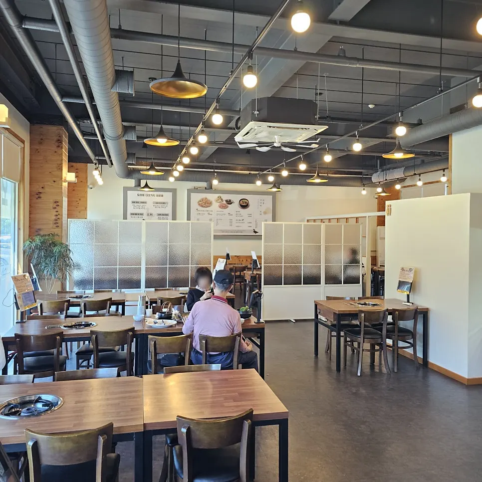 Waiting area and coffee seating near the entrance