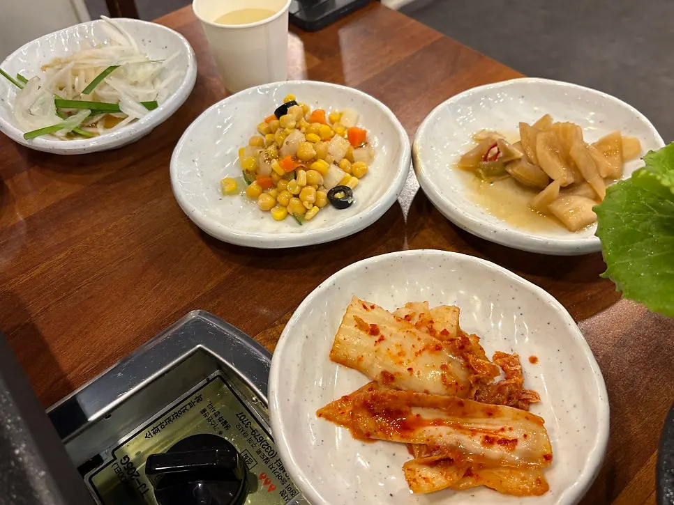 선봉산더미오리 셀프바 반찬 코너