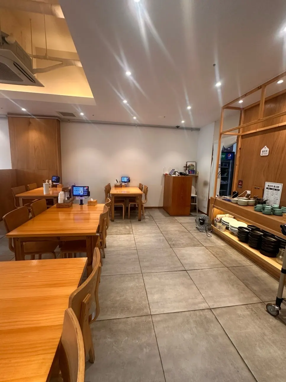 Interior of Chilseong Jemyeonso Suji Main Branch
