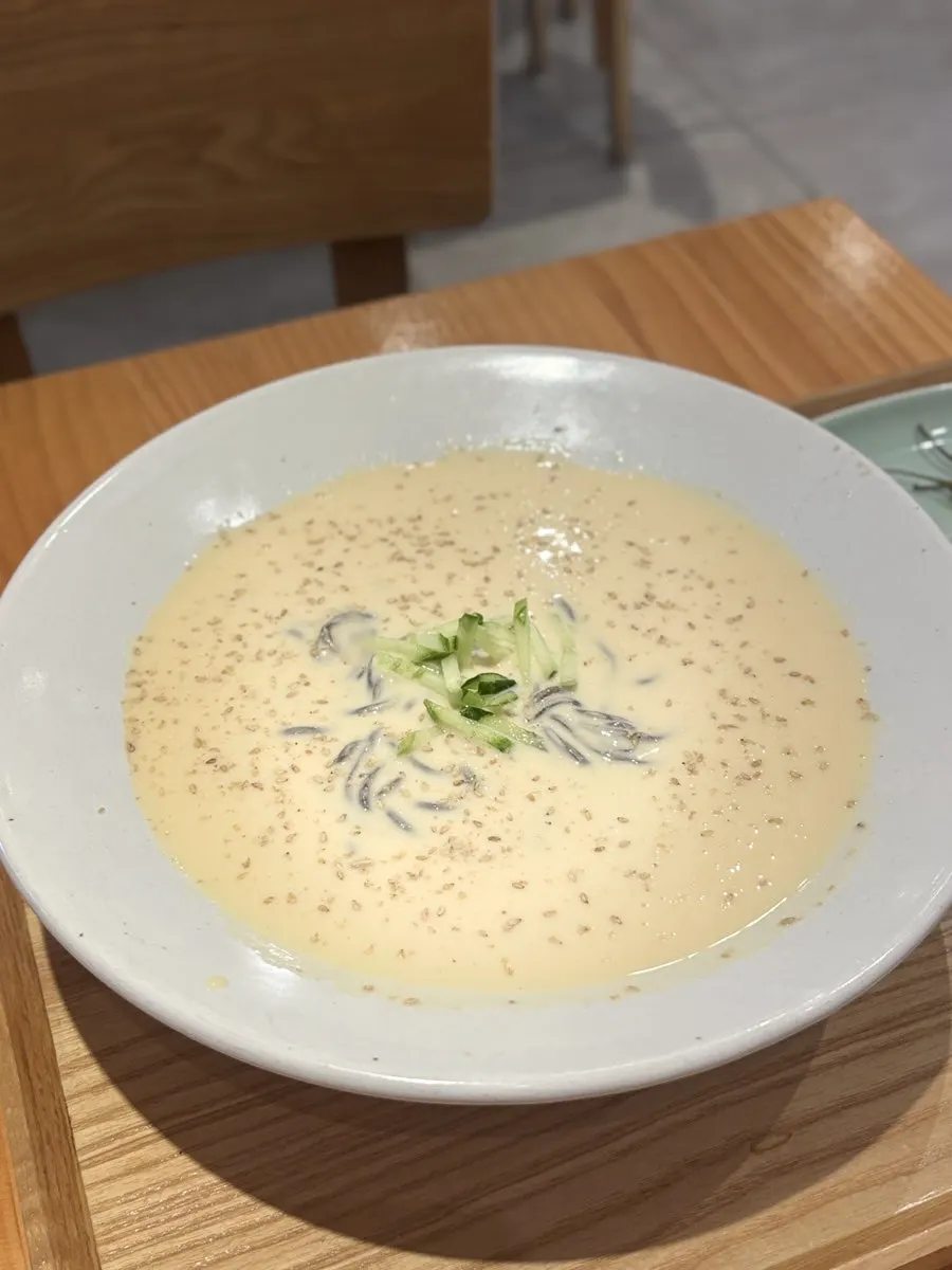 Vietnamese-style spoon and chopsticks